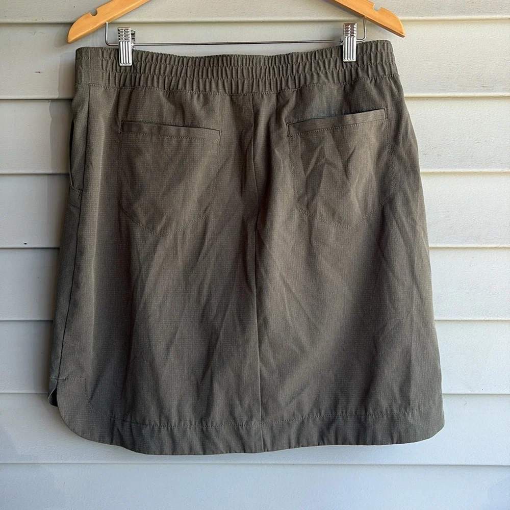 Duluth Trading Co. Olive Green Skirt with Elastic Waist. Size 14 - Picture 3 of 4